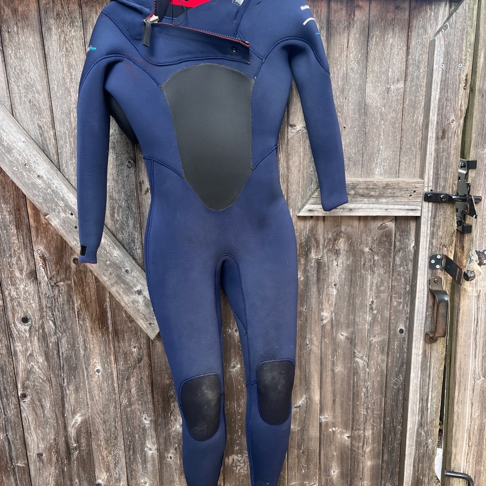 Finisterre Niewland wetsuit Yulex chest zip hooded wetsuit 5MM size 8